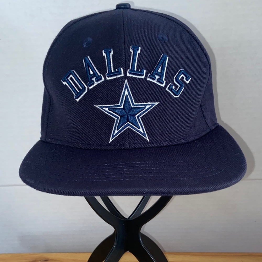 DALLAS COWBOYS STACKED LOGO SNAPBACK HAT Pro Standard Blue